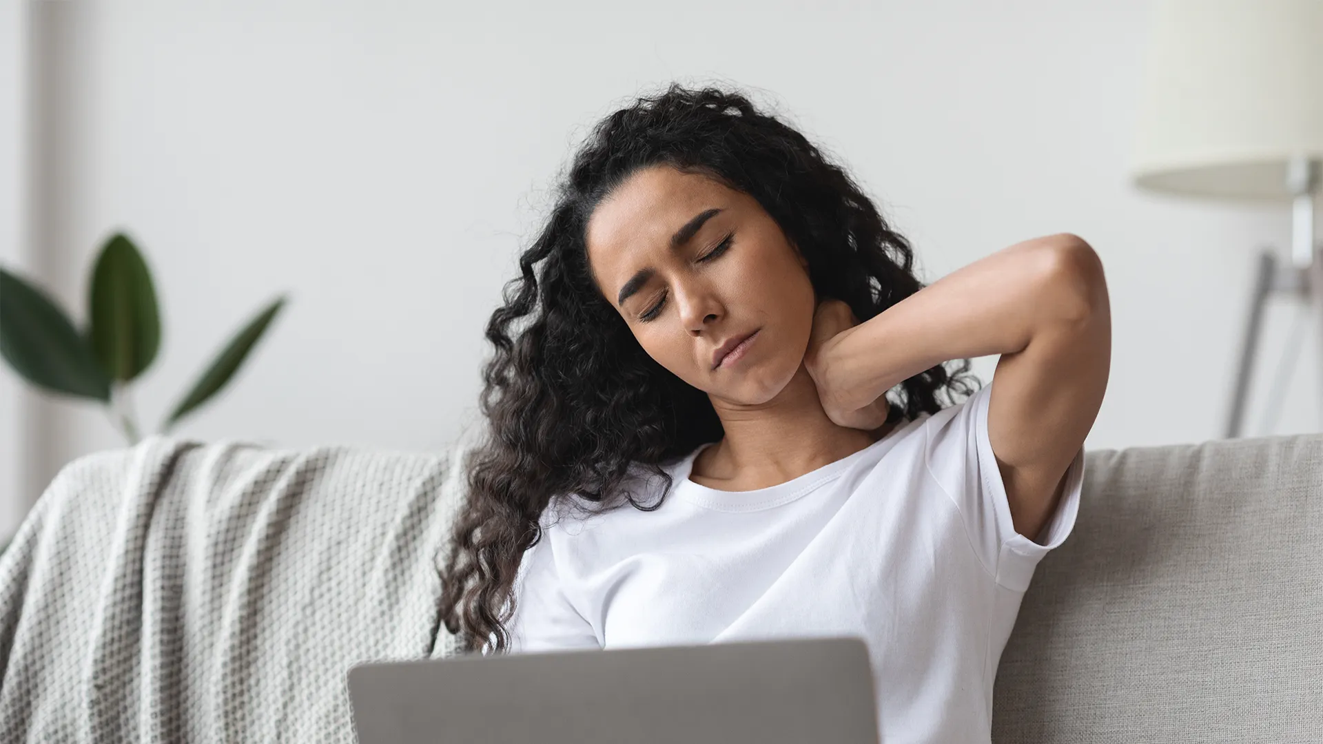 Neck Pain Relief Without Injections or Surgery: How PT Can Help